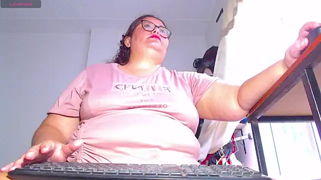 ashelymalefica online show from July 10, 9:04 pm