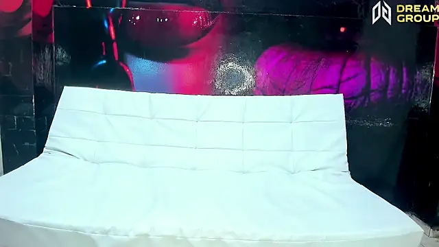 AmazingPartys online show from February 6, 7:50 pm