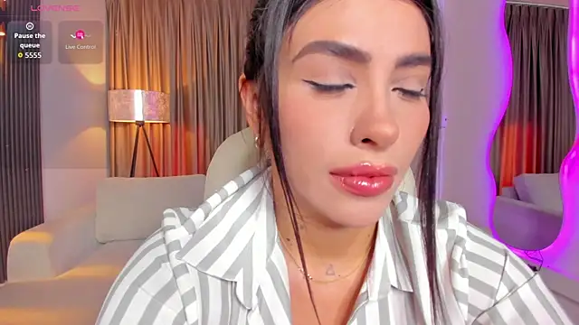 Sarah Stone  online show from July 7, 9:28 pm