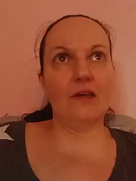 BustyLadyAlma online show from August 2, 11:24 am