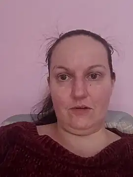 BustyLadyAlma online show from May 3, 6:39 am