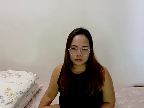 BURBERRY69 online show from June 26, 7:42 am