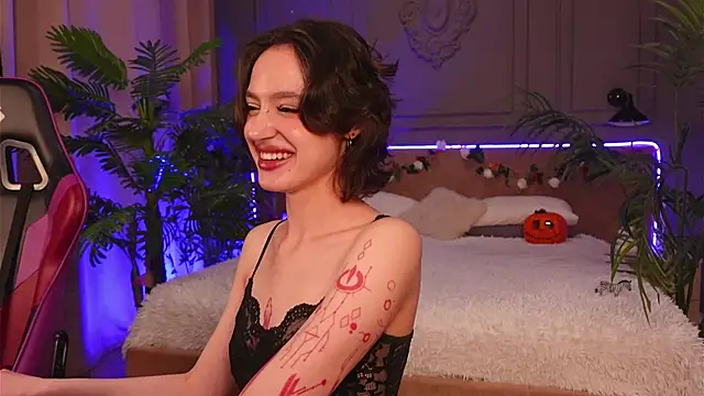 Devilinee online show from October 25, 6:54 am