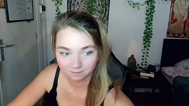 Thegirlbehindthemask online show from July 15, 5:39 pm