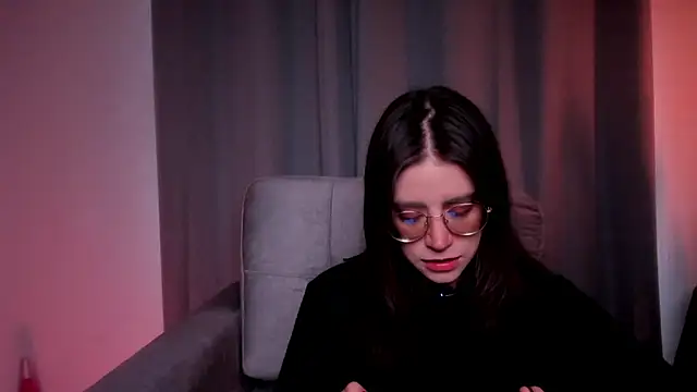 HazelKush online show from February 5, 10:13 pm