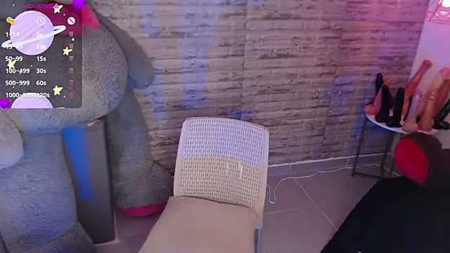 TinnaCobb online show from July 15, 4:00 pm