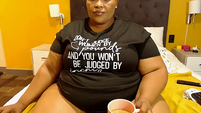 zandile online show from April 29, 9:20 pm