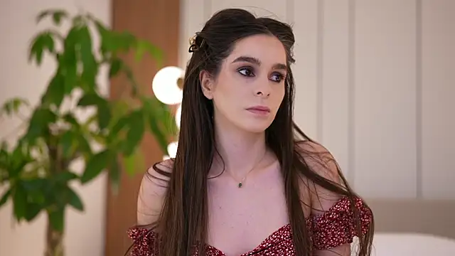 DoviaClaire online show from March 8, 7:45 am