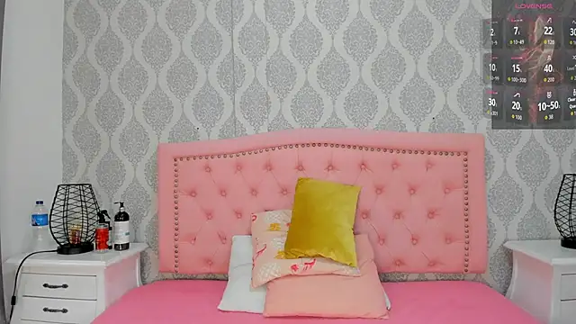Princsgirl  online show from June 18, 6:24 pm