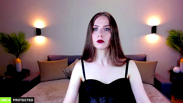TheWoman   online show from April 30, 8:57 pm