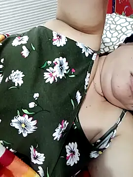 XXLorie 02 online show from November 7, 1:38 pm