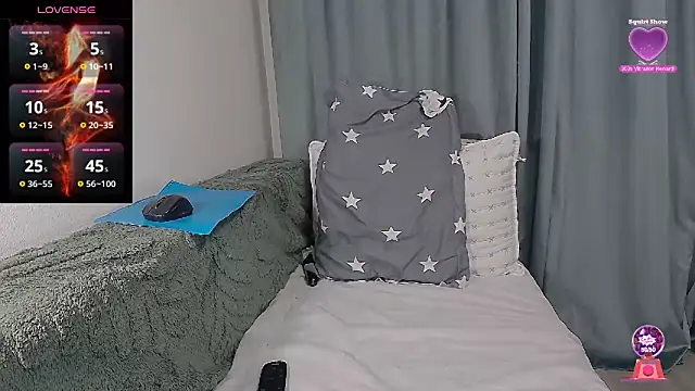 erikaerika online show from June 15, 8:14 am