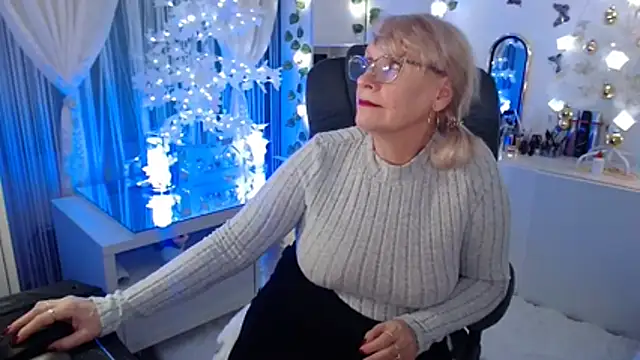 Ghertrude52 online show from December 23, 5:55 am