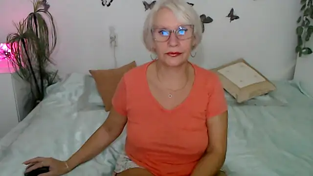 Snapshot of Ghertrude52 chatting on September 9, 3:06 am Ghertrude52 online show from September 9, 3:06 am
