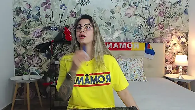 RoseDiamond06 online show from June 12, 2:58 pm