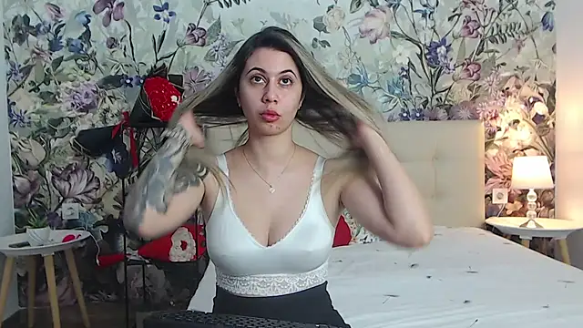 RoseDiamond06 online show from July 25, 3:13 am
