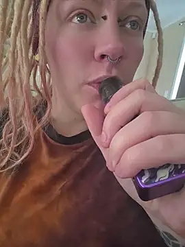 PinkTheHawk online show from June 16, 1:39 am