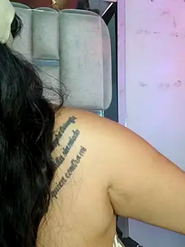 chelaqueen  online show from November 15, 11:39 pm