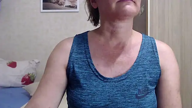 Snapshot of SheLion chatting on September 21, 6:39 pm SheLion online show from September 21, 6:39 pm