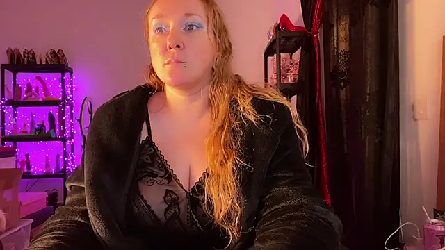 kisicaxx online show from November 20, 7:04 pm