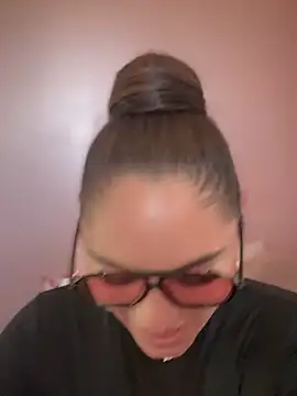 lovely beast online show from December 5, 6:20 pm