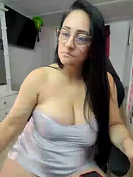 Ameliarizo online show from February 2, 2:10 am