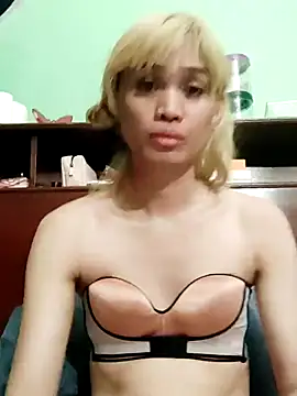 QueenSoreal online show from July 14, 4:44 pm