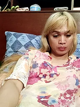 QueenSoreal online show from July 12, 8:48 am