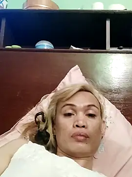 QueenSoreal online show from June 25, 8:51 am