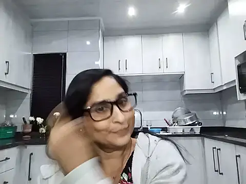 Indiankushy online show from August 5, 6:36 pm