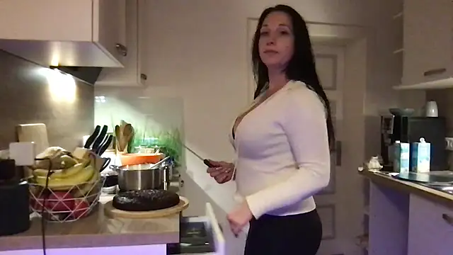 Viola Beck online show from November 15, 6:09 pm