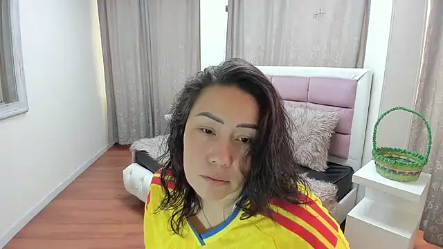 gaby trent online show from June 17, 4:19 pm