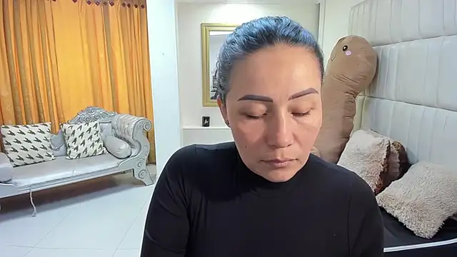 gaby trent online show from November 5, 3:39 pm