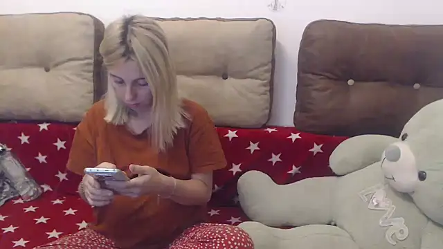 Snapshot of Aliss_Hottie chatting on September 22, 4:11 am Aliss Hottie online show from September 22, 4:11 am