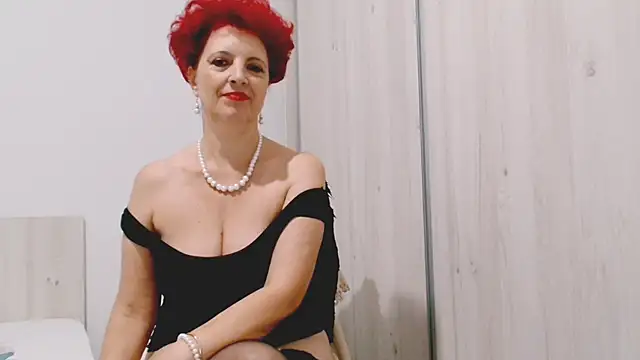 MilfSupreme online show from October 3, 2:11 pm