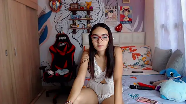 LinzyBaner online show from March 31, 9:59 pm