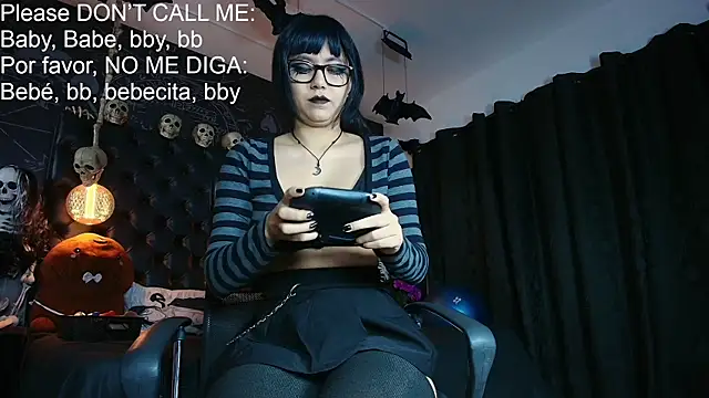AlexHoe  online show from July 28, 6:31 pm