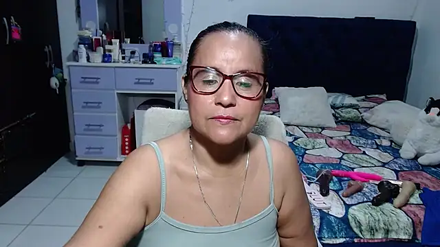 pervert mommy  online show from August 4, 9:59 am