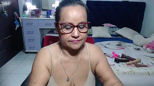 pervert mommy  online show from June 18, 9:25 am