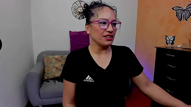 scarlet wet online show from August 5, 9:54 pm