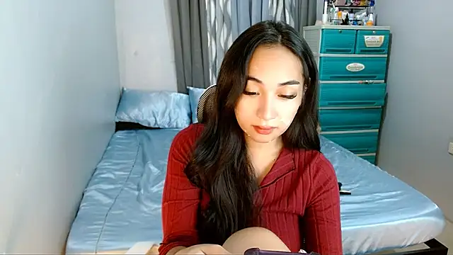 SweetLilly 18 online show from January 12, 5:23 am