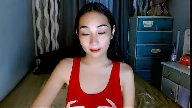 SweetLilly 18 online show from May 25, 4:44 am