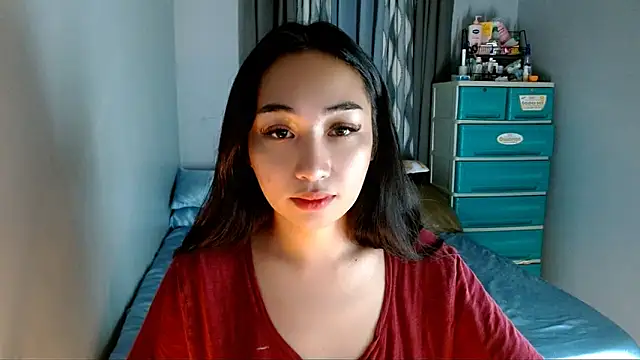 SweetLilly 18 online show from January 13, 5:24 am