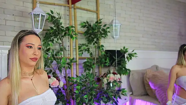 EmillyBronte online show from March 6, 8:26 pm