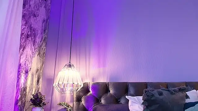 Charlotte Germanotta  online show from June 13, 9:01 pm