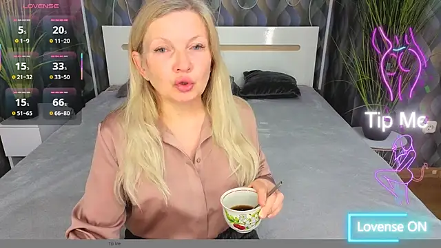 Abby Moore  online show from April 30, 7:02 am