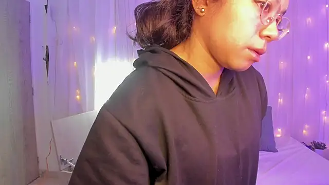Snapshot of carolgaita chatting on December 2, 10:27 am carolgaita online show from December 2, 10:27 am
