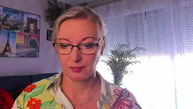 vanessa chat online show from June 24, 1:54 pm