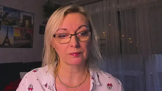 vanessa chat online show from December 18, 2:55 pm