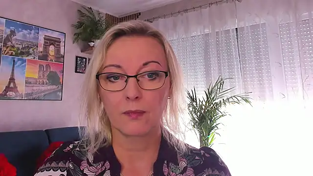 vanessa chat online show from July 6, 1:27 pm